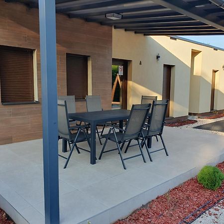 H&H Apartments Poroszló מראה חיצוני תמונה