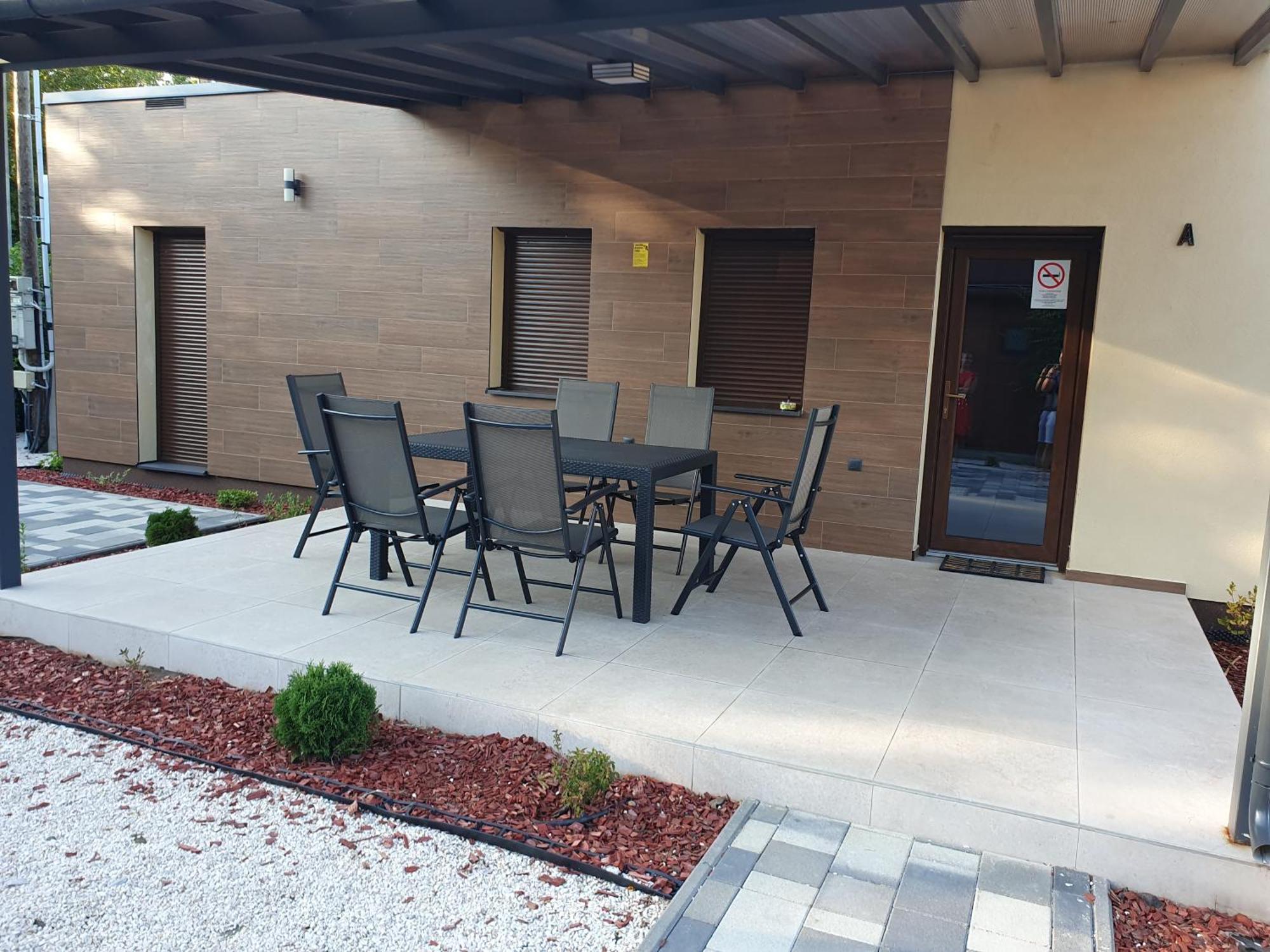 H&H Apartments Poroszló מראה חיצוני תמונה