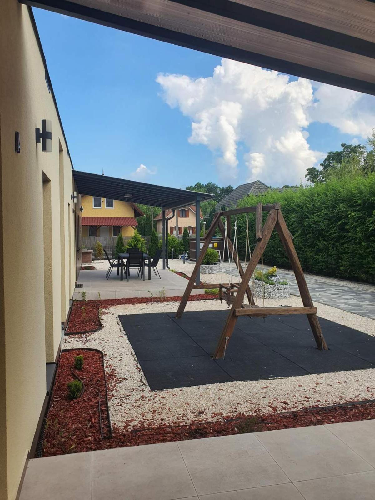 H&H Apartments Poroszló מראה חיצוני תמונה