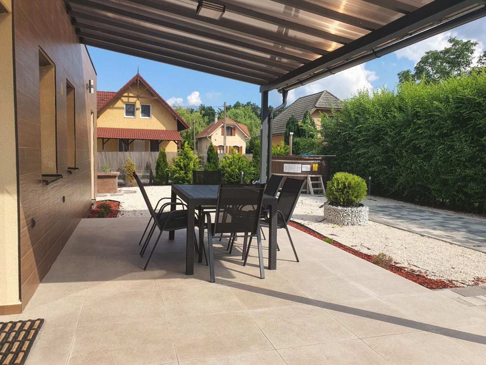 H&H Apartments Poroszló מראה חיצוני תמונה